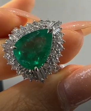 Pt900 Emerald Ring J07212D3XS
