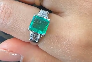 PT900 Emerald Ring EM 1.63 DA 0.56 6.2g Others Normal G 26-16303-0