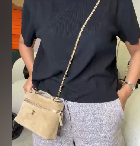Chanel suede vanity ALC4188