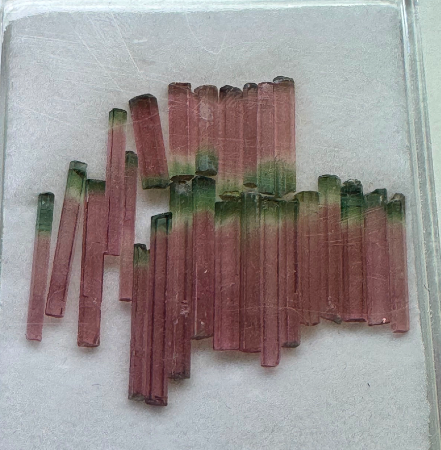 17.77CT ROUGH BICOLOR TOURMALINE SET DXBCS6217