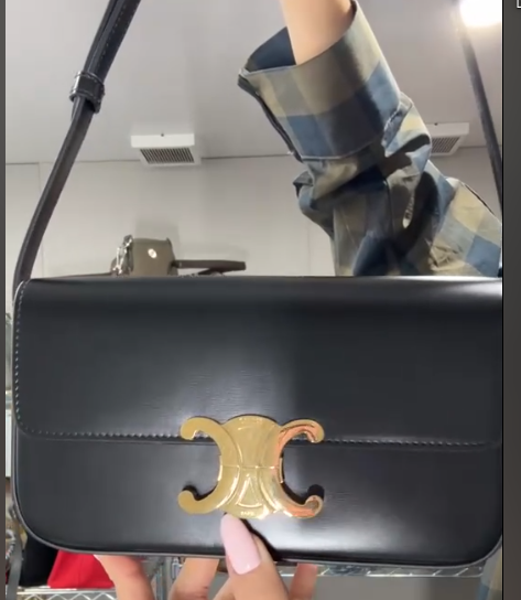 Triomphe Shoulder Bag B0708ZGZAZ
