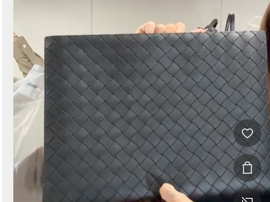 Intrecciato Clutch Bag B09182JG9J