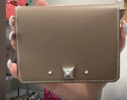 HERMES Veau Madame Etoupe SV Medor Card Case B0917PXFWY