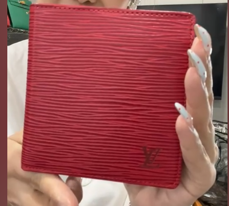 LOUIS VUITTON M63547 Epi Portefeuille Marco Red B0508VUNK6