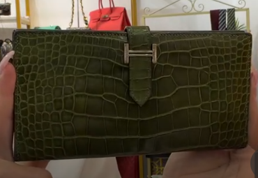 Hermès Béarn Wallet in Green Chartreuse SYC2237