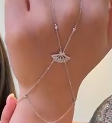 WG Fan Shaped Diamond Hand Chain HKDXB0959