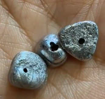 FOR NJ 3 Beaded Meteorites HKDXB0977