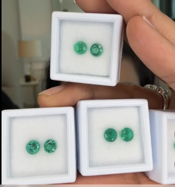 FOR MA - Emerald Pair LOOSE
