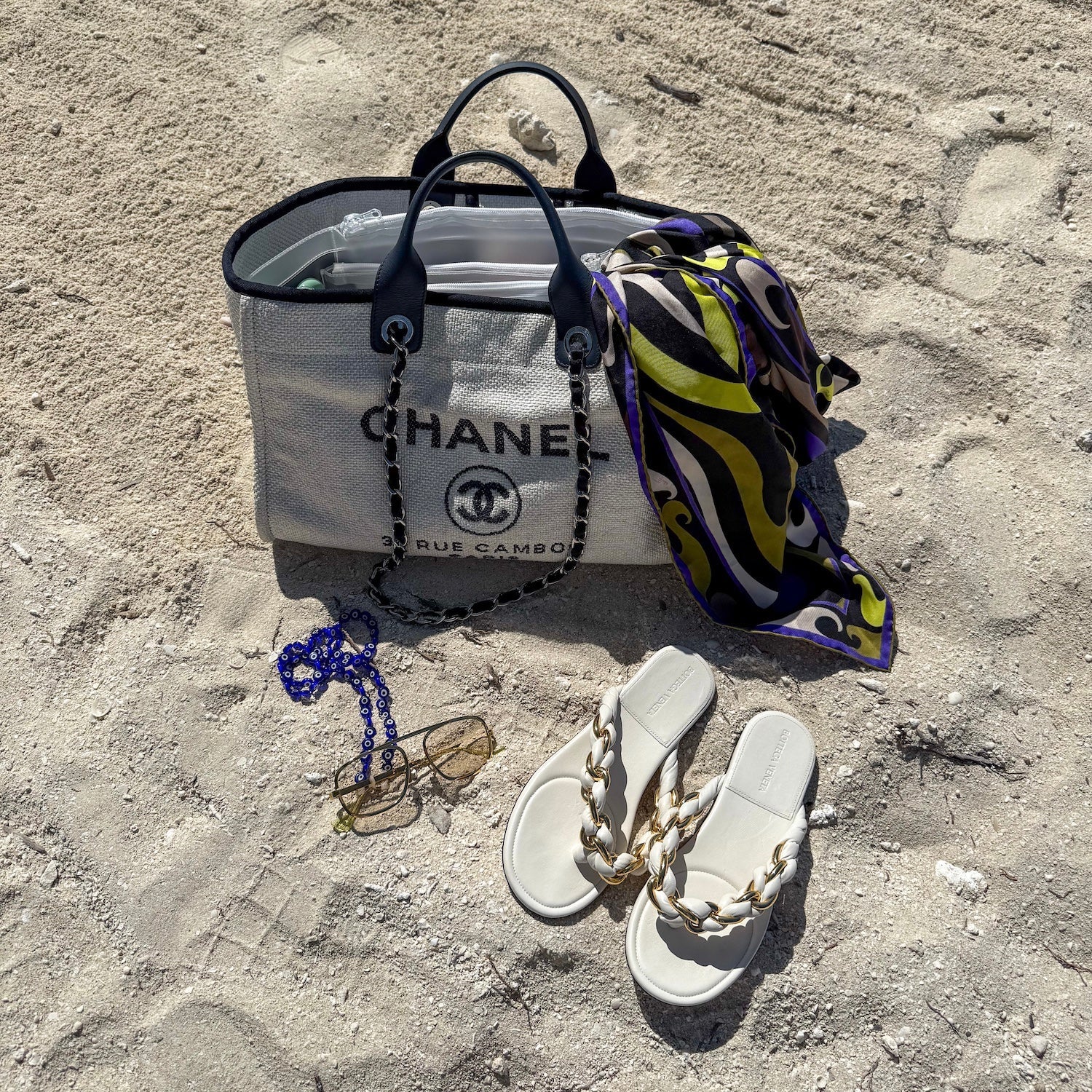 Universal Medium Tote Insert