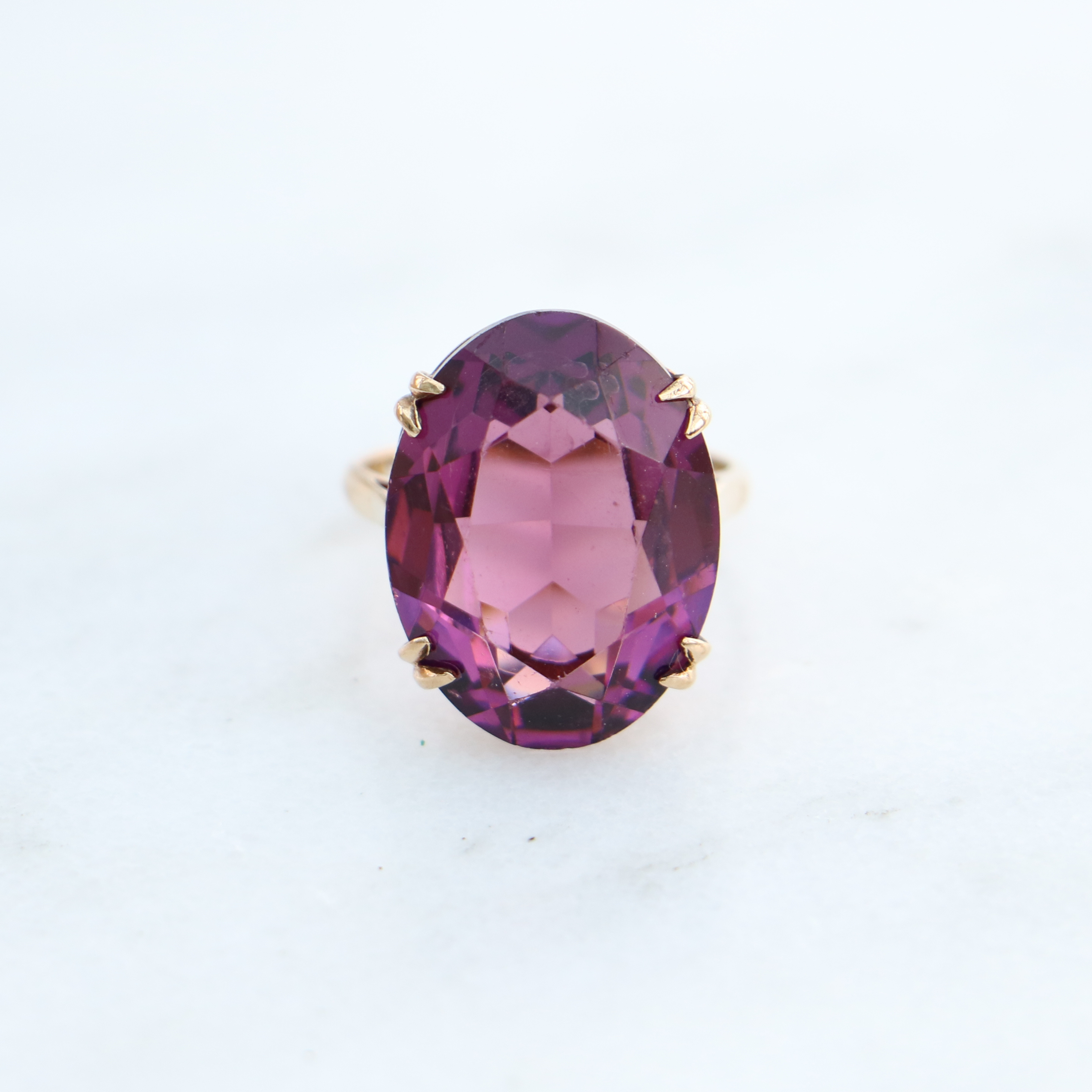 9ct Gold Vintage Oval Cut Amethyst Ring