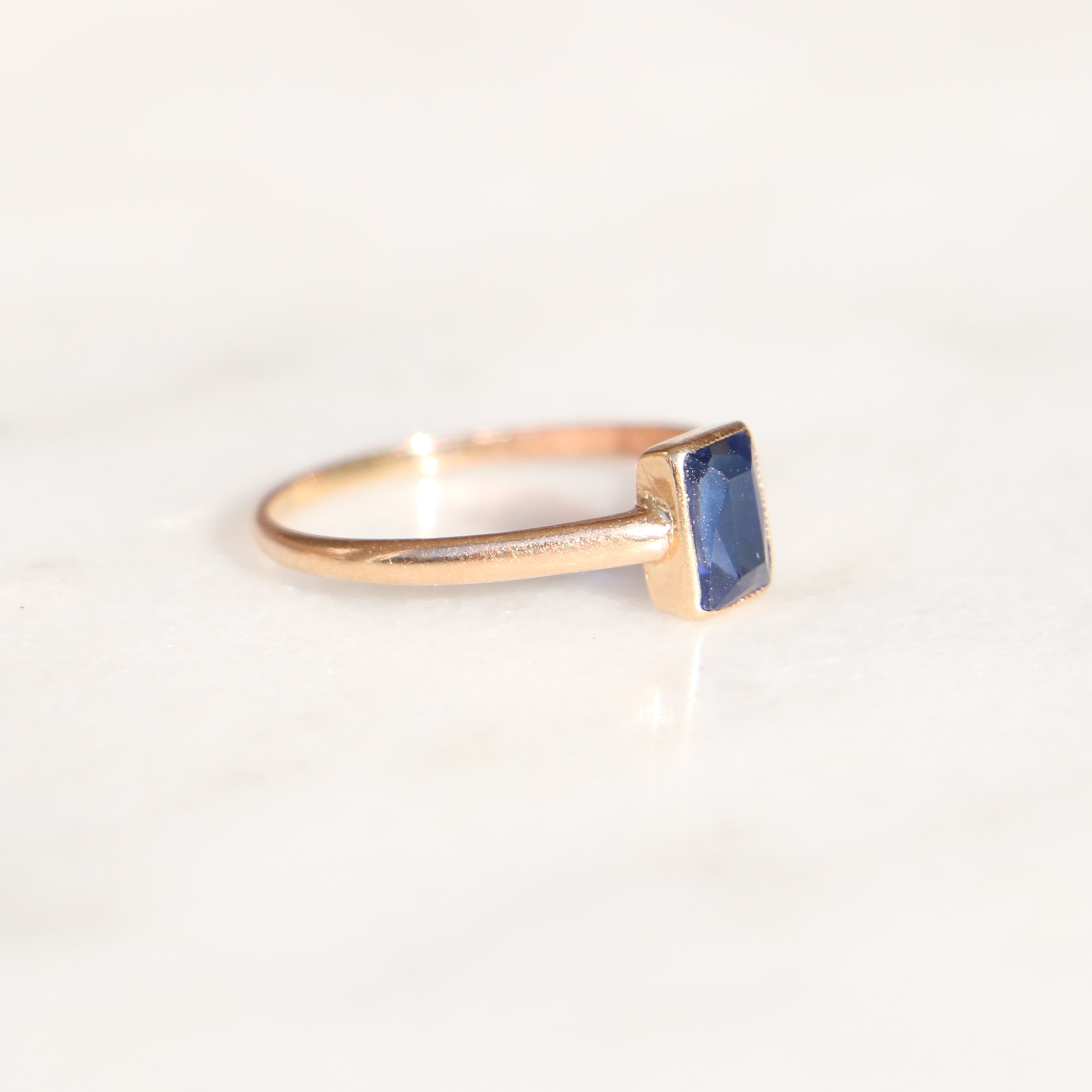 9ct Gold Vintage Emerald Cut Sapphire Ring