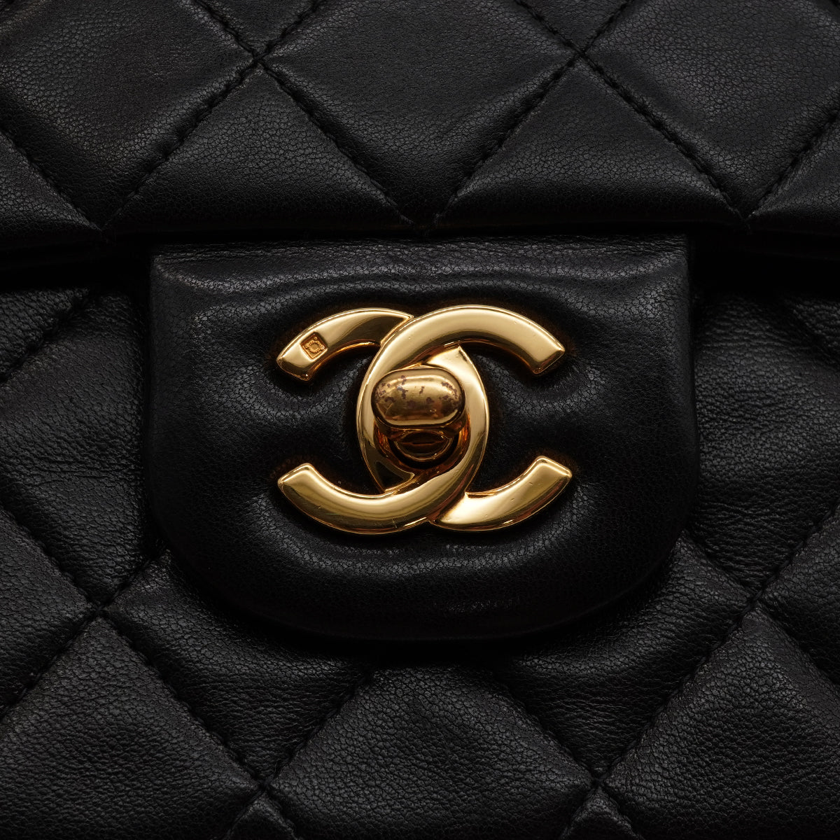 VINTAGE CHANEL CLASSIC FLAP MEDIUM CHAIN SHOULDER BAG BLACK LAMB SKIN GOLD HARDWARE 90344448