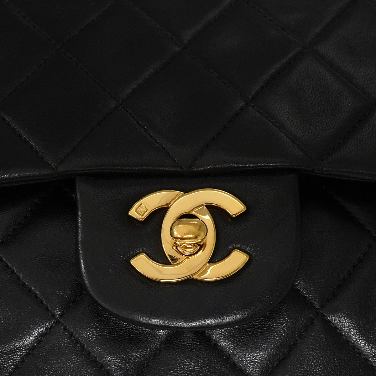 VINTAGE CHANEL CLASSIC FLAP MEDIUM CHAIN SHOULDER BAG BLACK LAMB SKIN GOLD HARDWARE 90346127