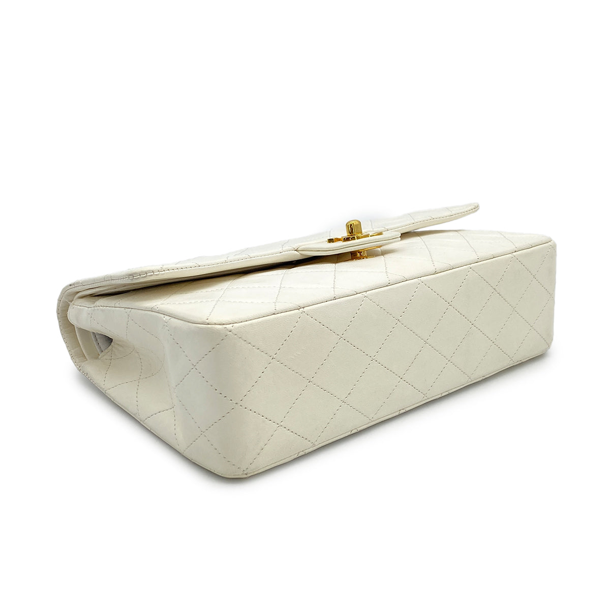 VINTAGE CHANEL CLASSIC FLAP MEDIUM CHAIN SHOULDER BAG WHITE LAMB SKIN GOLD HARDWARE 90309164