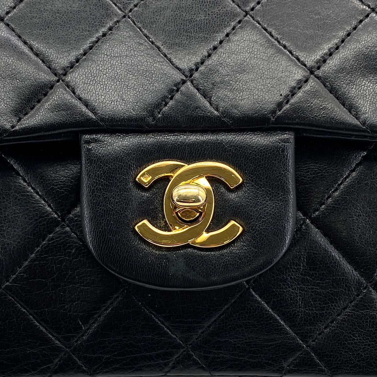 VINTAGE CHANEL CLASSIC FLAP SMALL CHAIN SHOULDER BAG BLACK LAMB SKIN GOLD HARDWARE 90327149