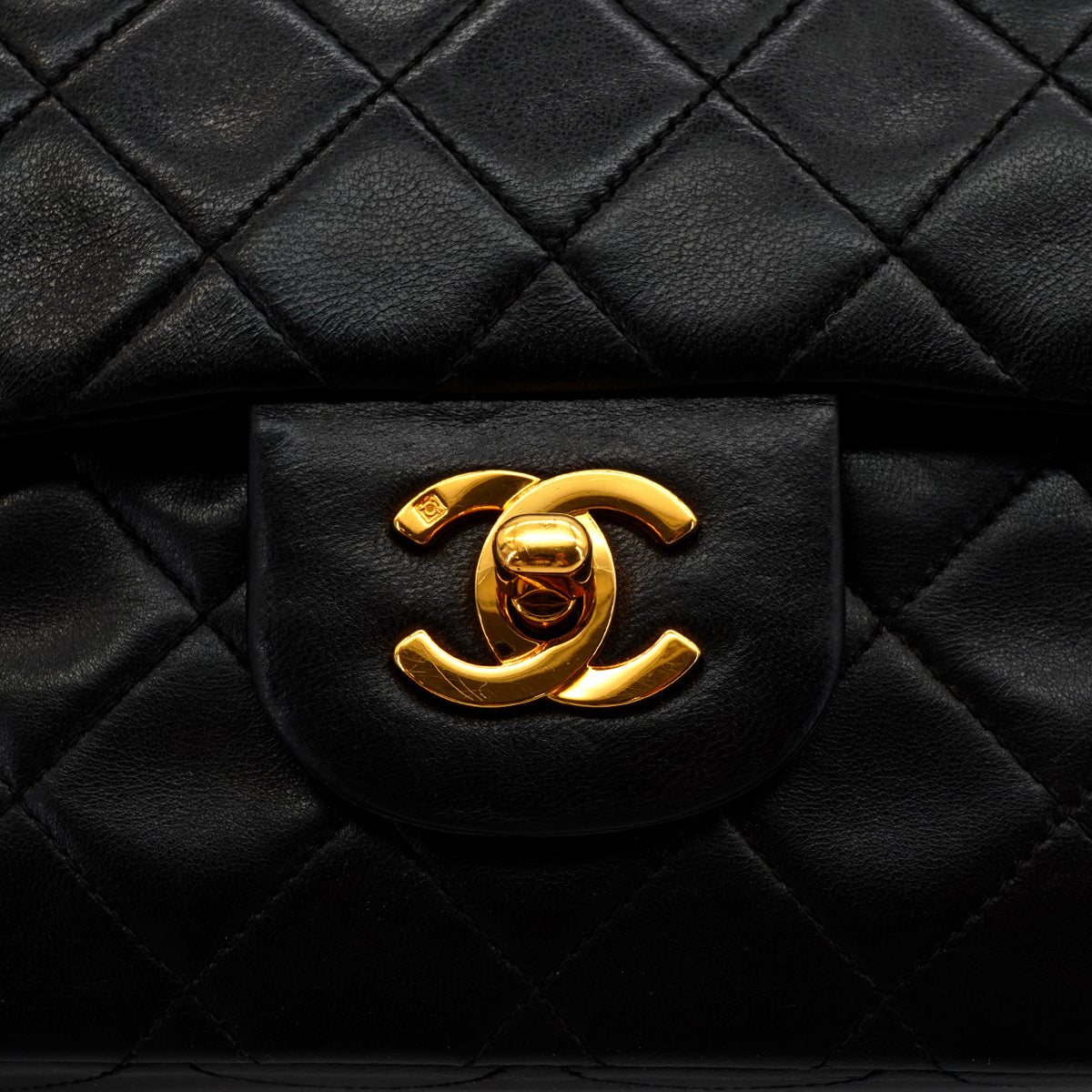 VINTAGE CHANEL CLASSIC FLAP SMALL CHAIN SHOULDER BAG BLACK LAMB SKIN GOLD HARDWARE 90345507