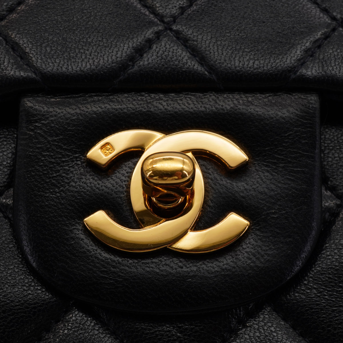 VINTAGE CHANEL CLASSIC FLAP SMALL CHAIN SHOULDER BAG BLACK LAMB SKIN GOLD HARDWARE 90346112