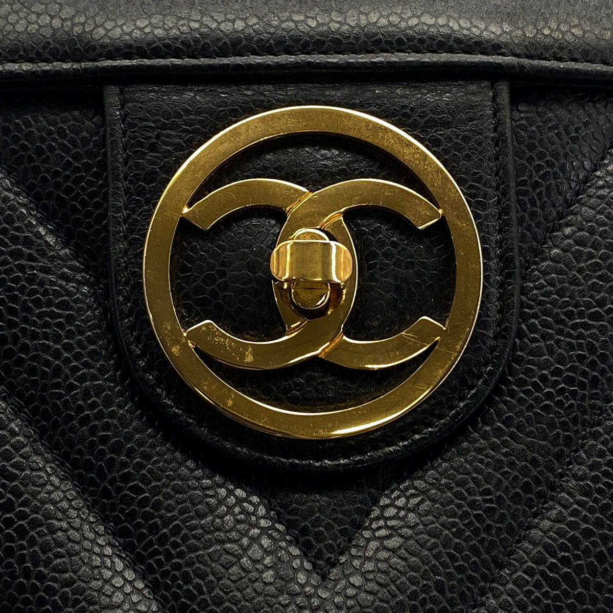 VINTAGE CHANEL CHEVRON CHAIN SHOULDER BAG BLACK CAVIAR SKIN GOLD HARDWARE 90325341