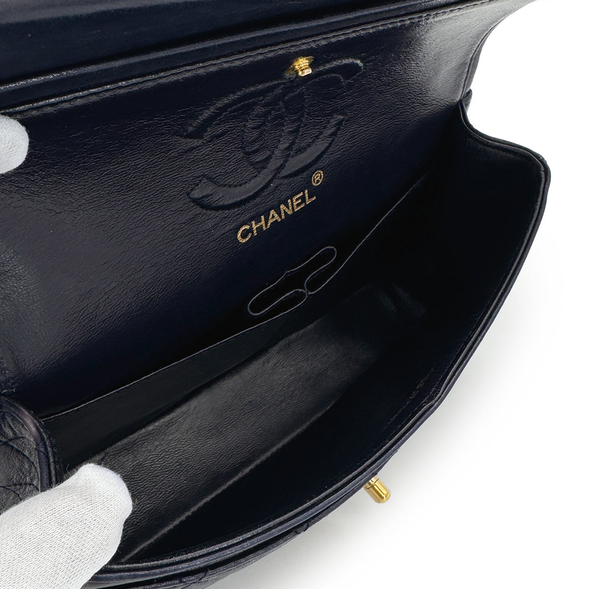 VINTAGE CHANEL CLASSIC FLAP SMALL CHAIN SHOULDER BAG NAVY LAMB SKIN GOLD HARDWARE 90311043