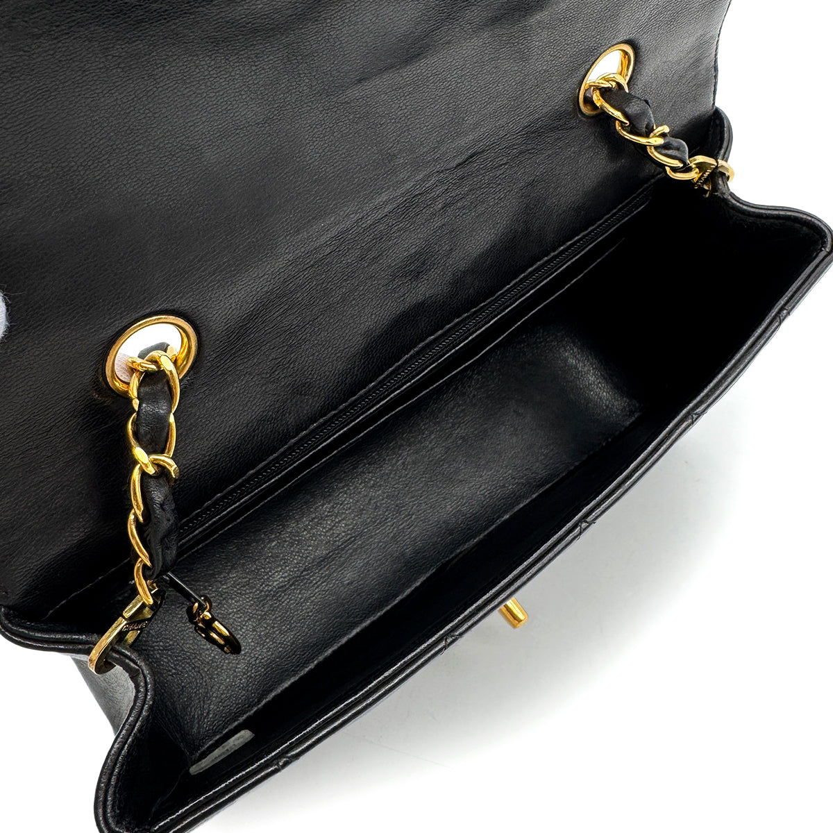 VINTAGE CHANEL DIANA SMALL CHAIN SHOULDER BAG BLACK LAMB SKIN GOLD HARDWARE 90323458