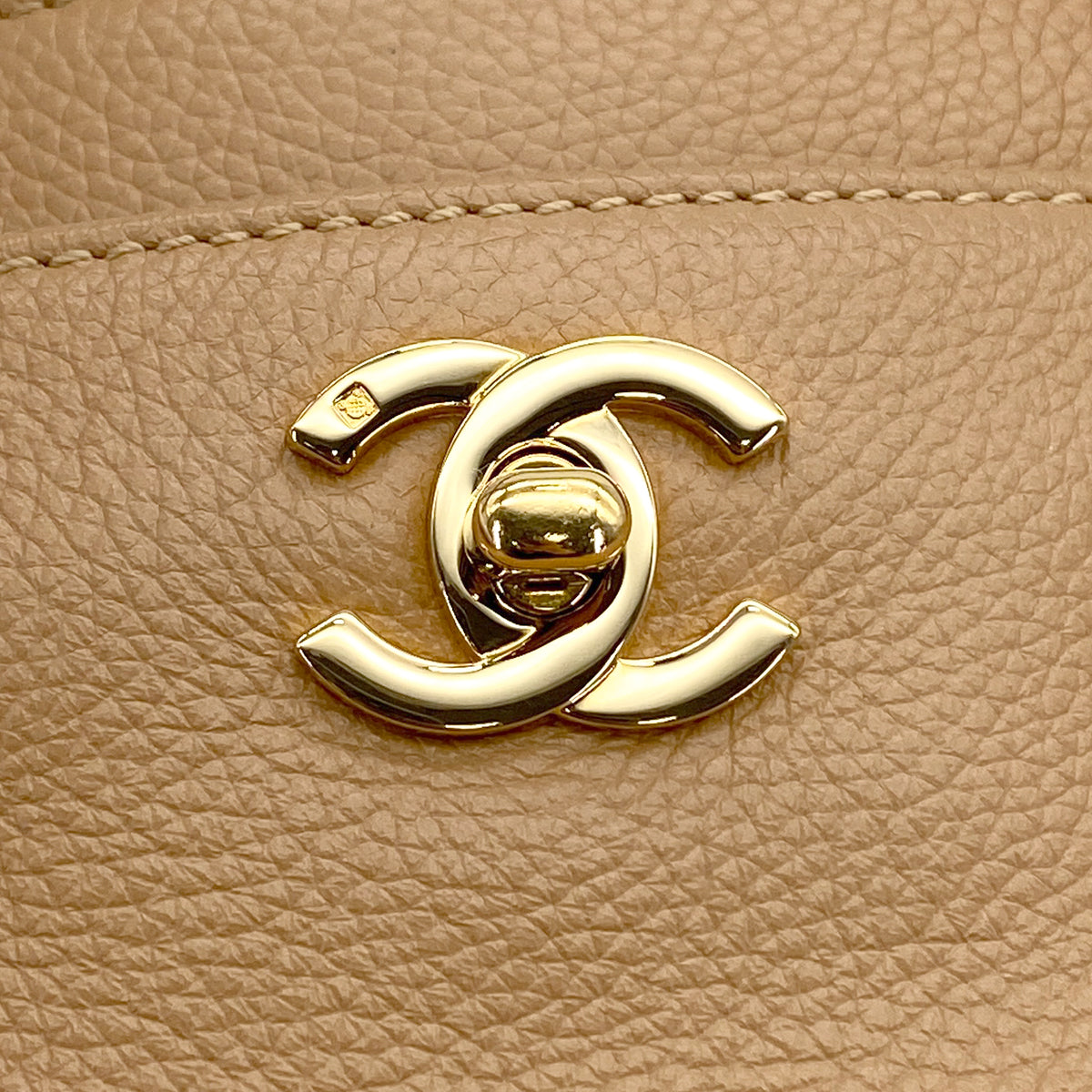 VINTAGE CHANEL EXECUTIVE TOTE SHOULDER BAG BEIGE LEATHER GOLD HARDWARE 90327077