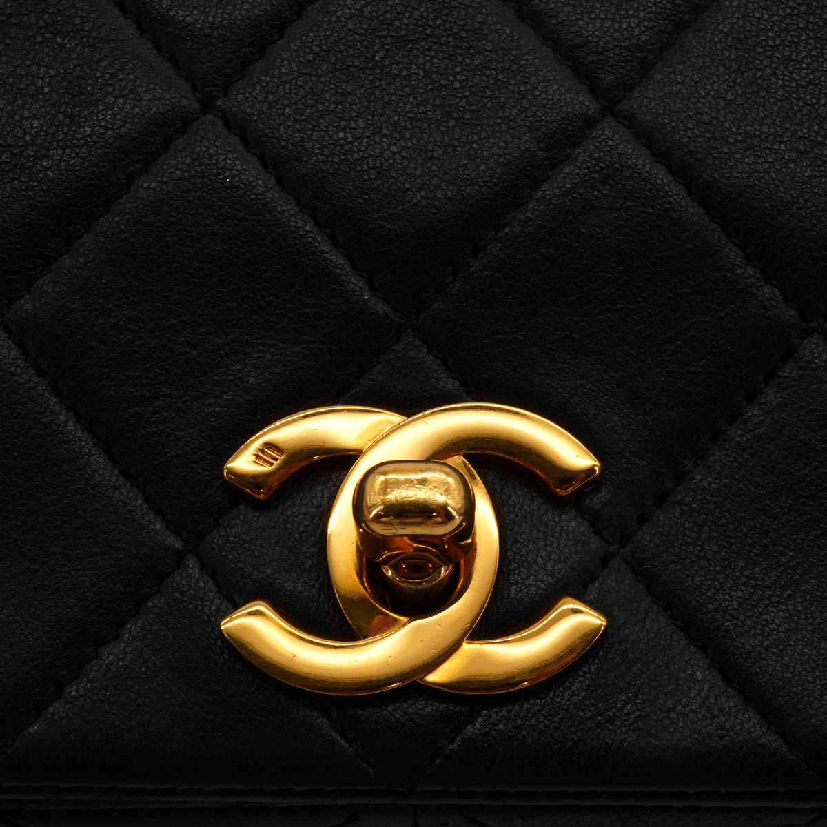 VINTAGE CHANEL FULL FLAP CHAIN SHUOLDER BAG BLACK LAMB SKIN GOLD HARDWARE 90346001