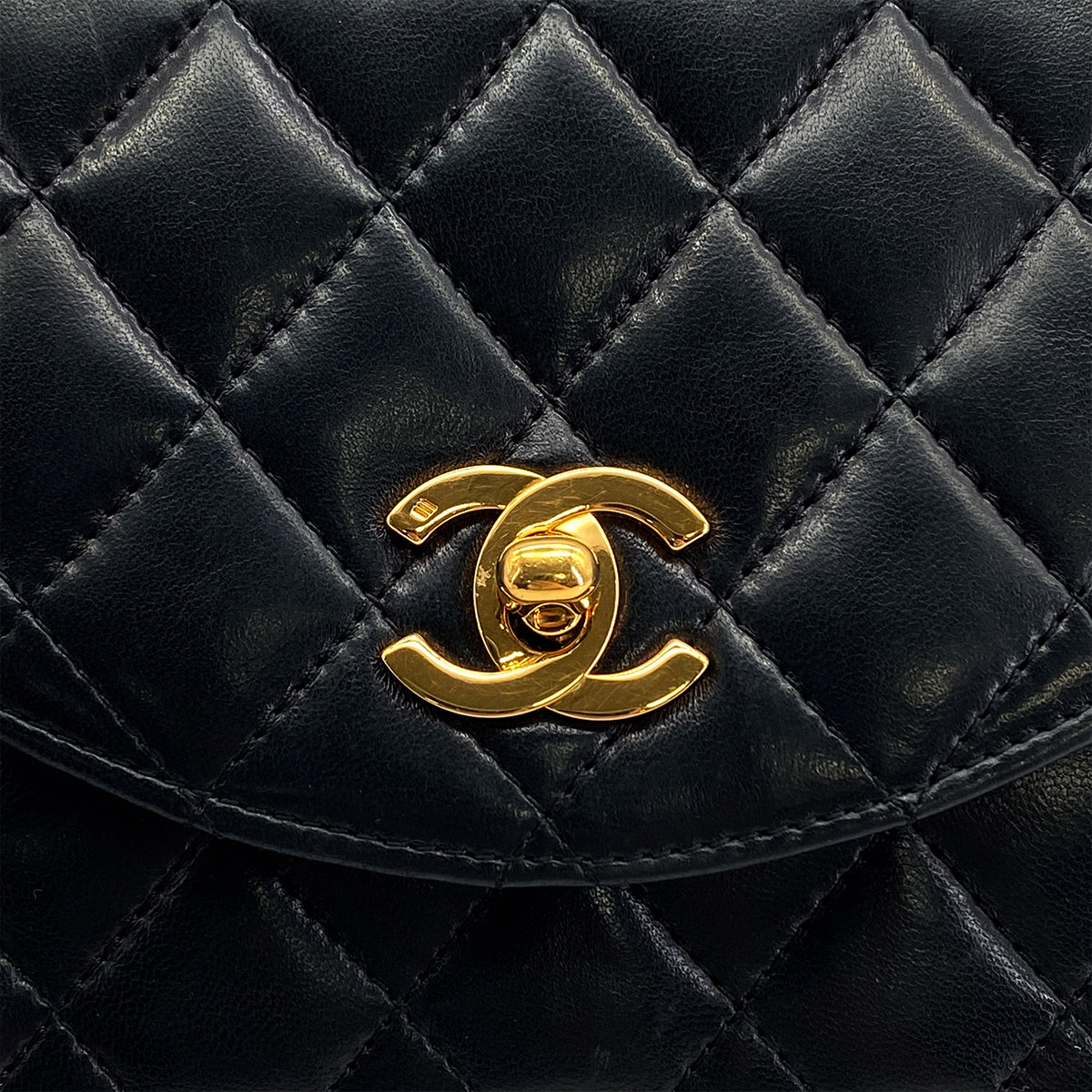 VINTAGE CHANEL HALF MOON CHAIN SHOULDER BAG BLACK LAMB SKIN GOLD HARDWARE 90317923