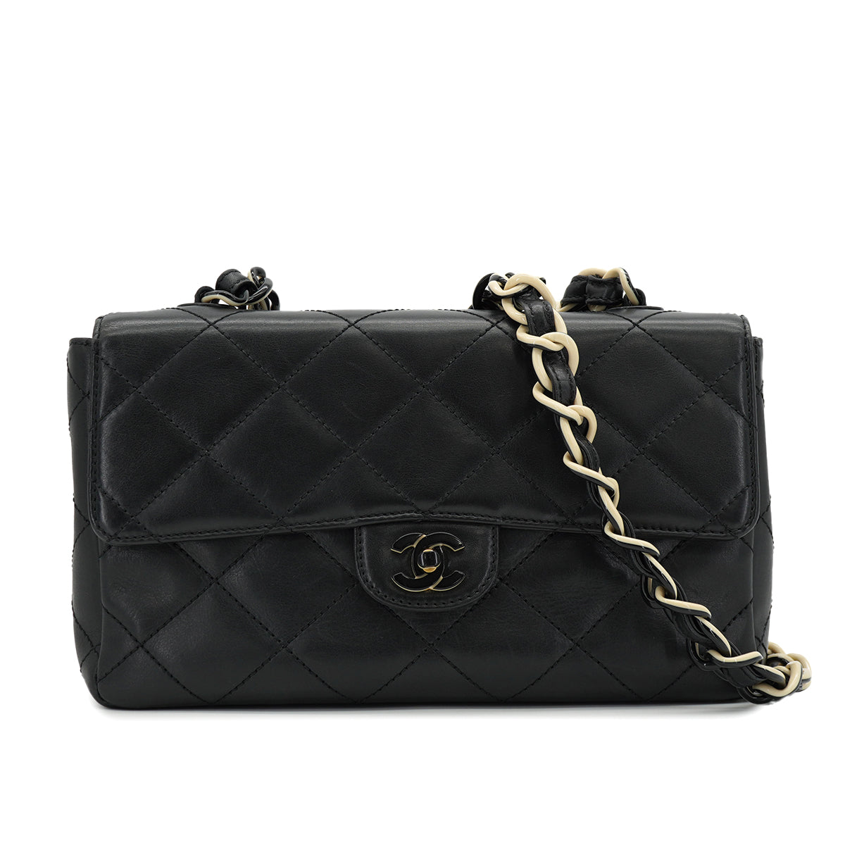 VINTAGE CHANEL MATELASSE BICOLOR CHAIN SHOULDER BAG BLACK LAMB SKIN 90326858