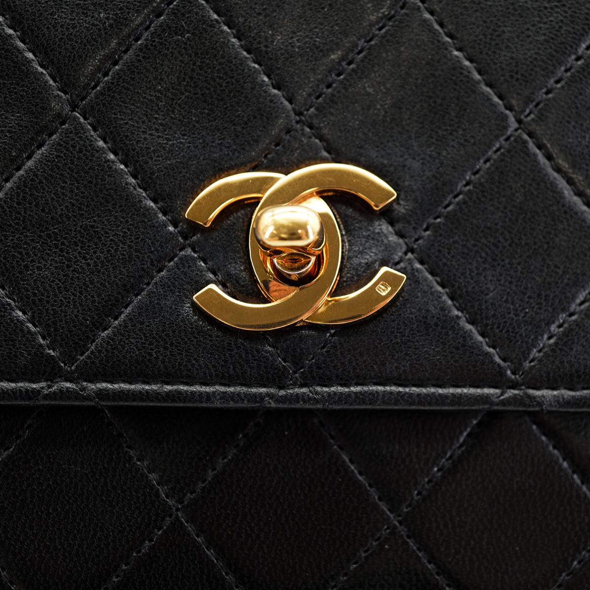 VINTAGE CHANEL MATELASSE CHAIN HAND SHOULDER BAG BLACK LAMB SKIN GOLD HARDWARE 90335295