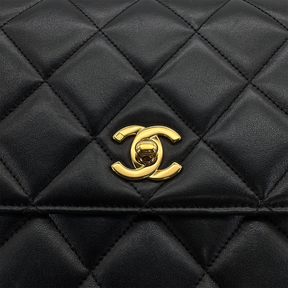 VINTAGE CHANEL MATELASSE CHAIN SHOULDER BAG BLACK LAMB SKIN GOLD HARDWARE 90314776