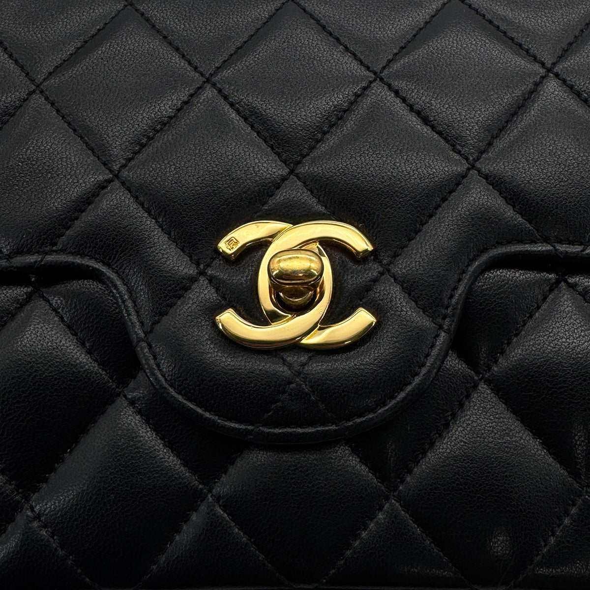 VINTAGE CHANEL MATELASSE CHAIN SHOULDER BAG BLACK LAMB SKIN GOLD HARDWARE 90319589