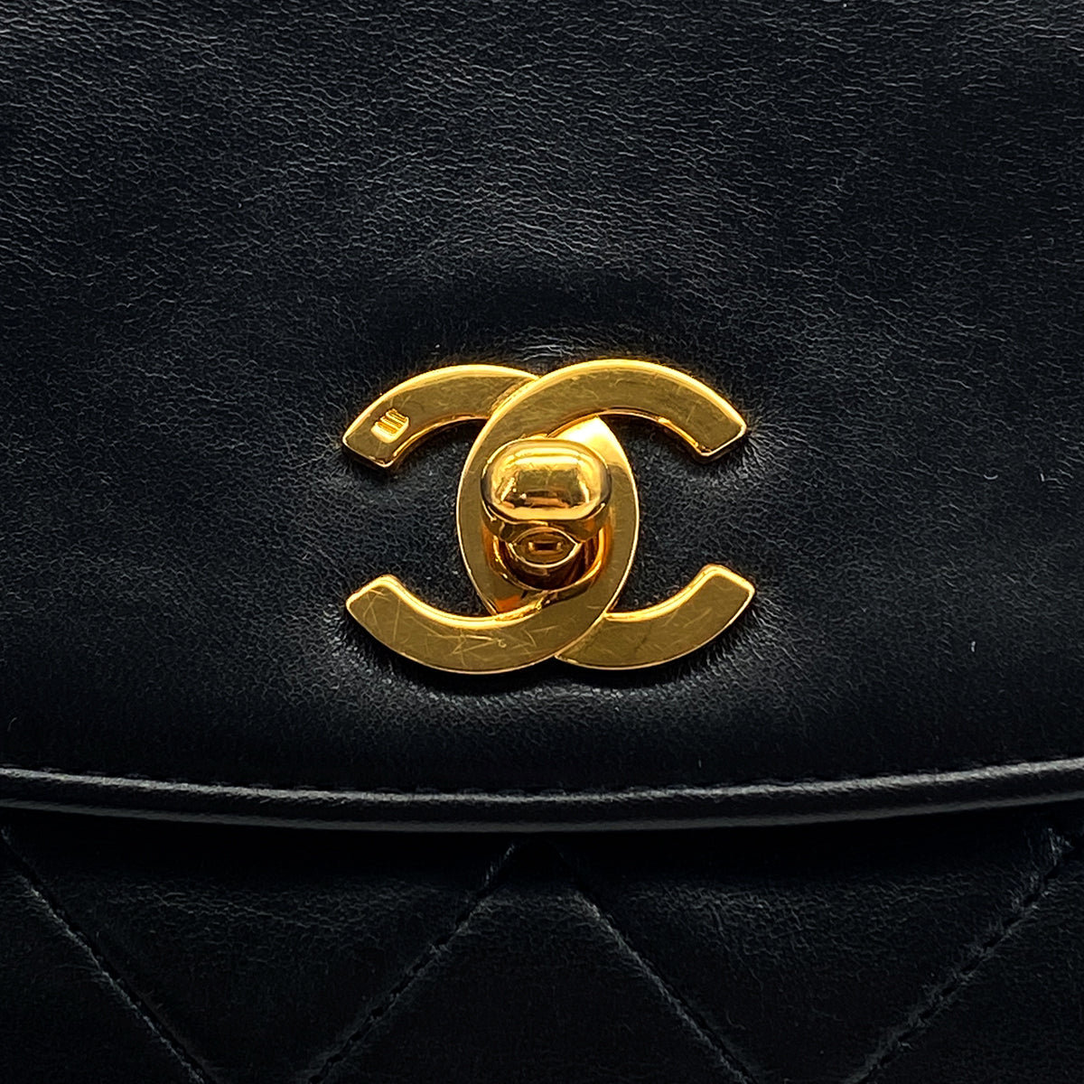 VINTAGE CHANEL MATELASSE CHAIN SHOULDER BAG BLACK LAMB SKIN GOLD HARDWARE 90324827