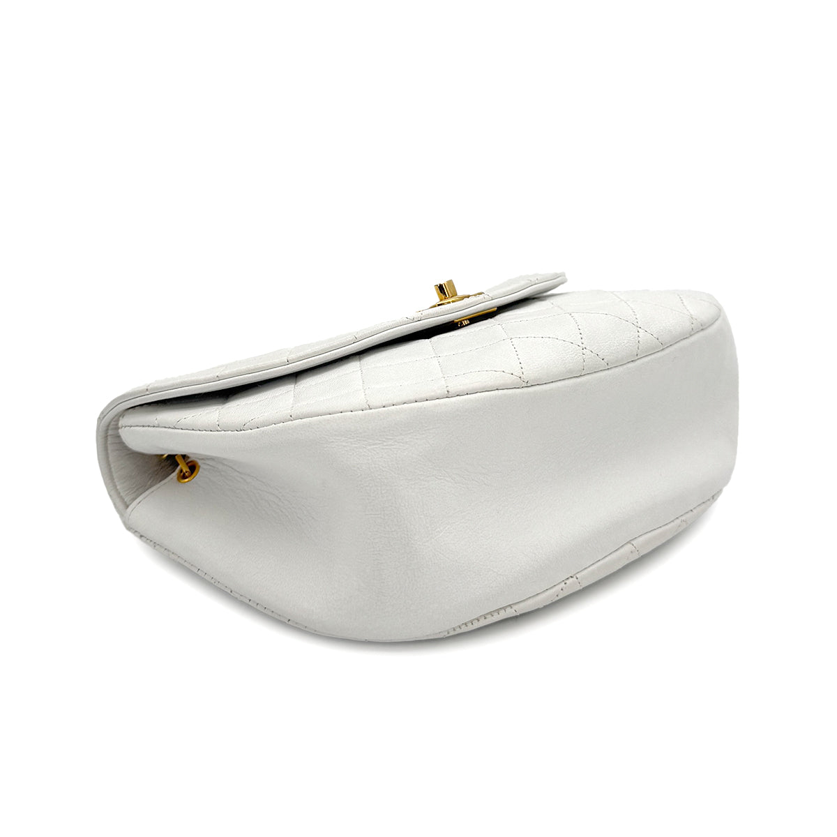 VINTAGE CHANEL MATELASSE HALF MOON CHAIN SHOULDER BAG WHITE LAMB SKIN GOLD HARDWARE 90315487
