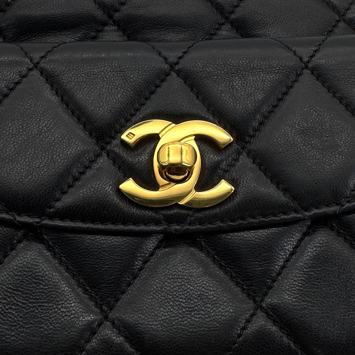 VINTAGE CHANEL MATELASSE MINI CHAIN SHOULDER BAG BLACK LAMB SKIN GOLD HARDWARE 90322925