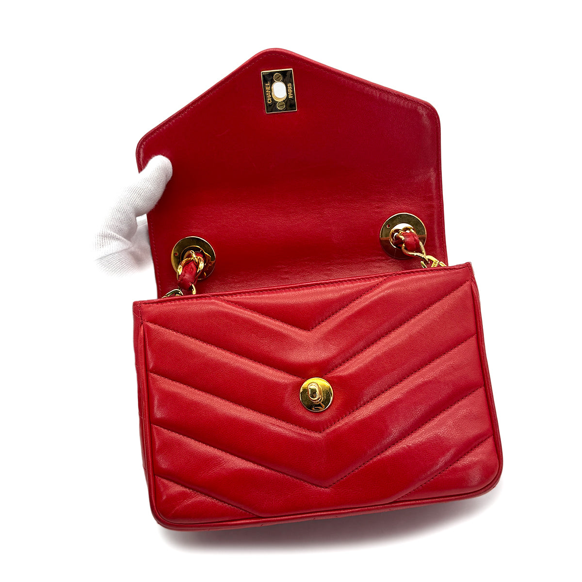 VINTAGE CHANEL CHEVRON V STITCH CHAIN SHOULDER BAG RED LAMB SKIN GOLD HARDWARE 90321155