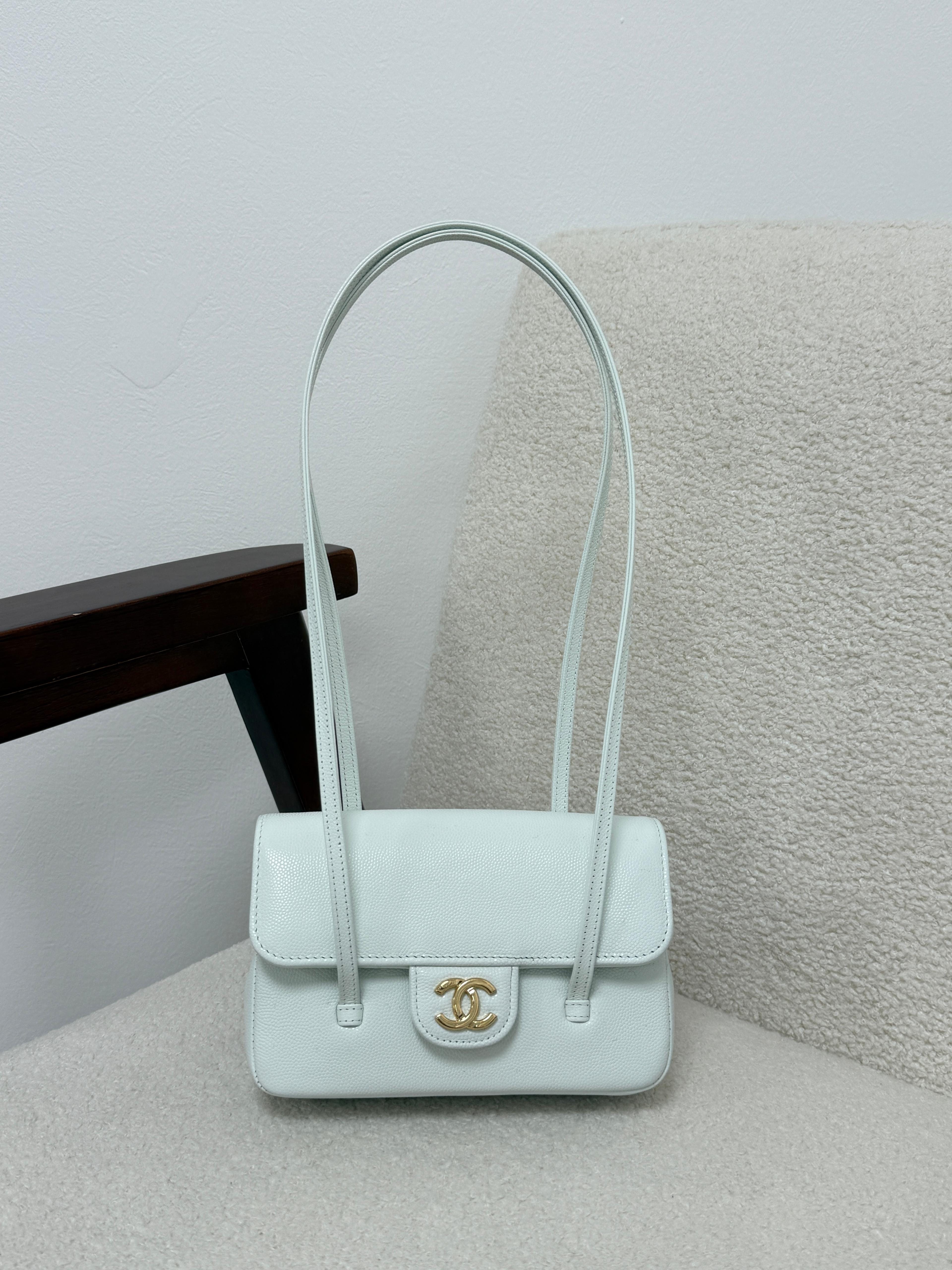 *LONDON LOCATED* CHANEL 26 MINI FLAP BAG LIGHT GREEN Grained Shiny Calfskin with Gold-Tone Metal