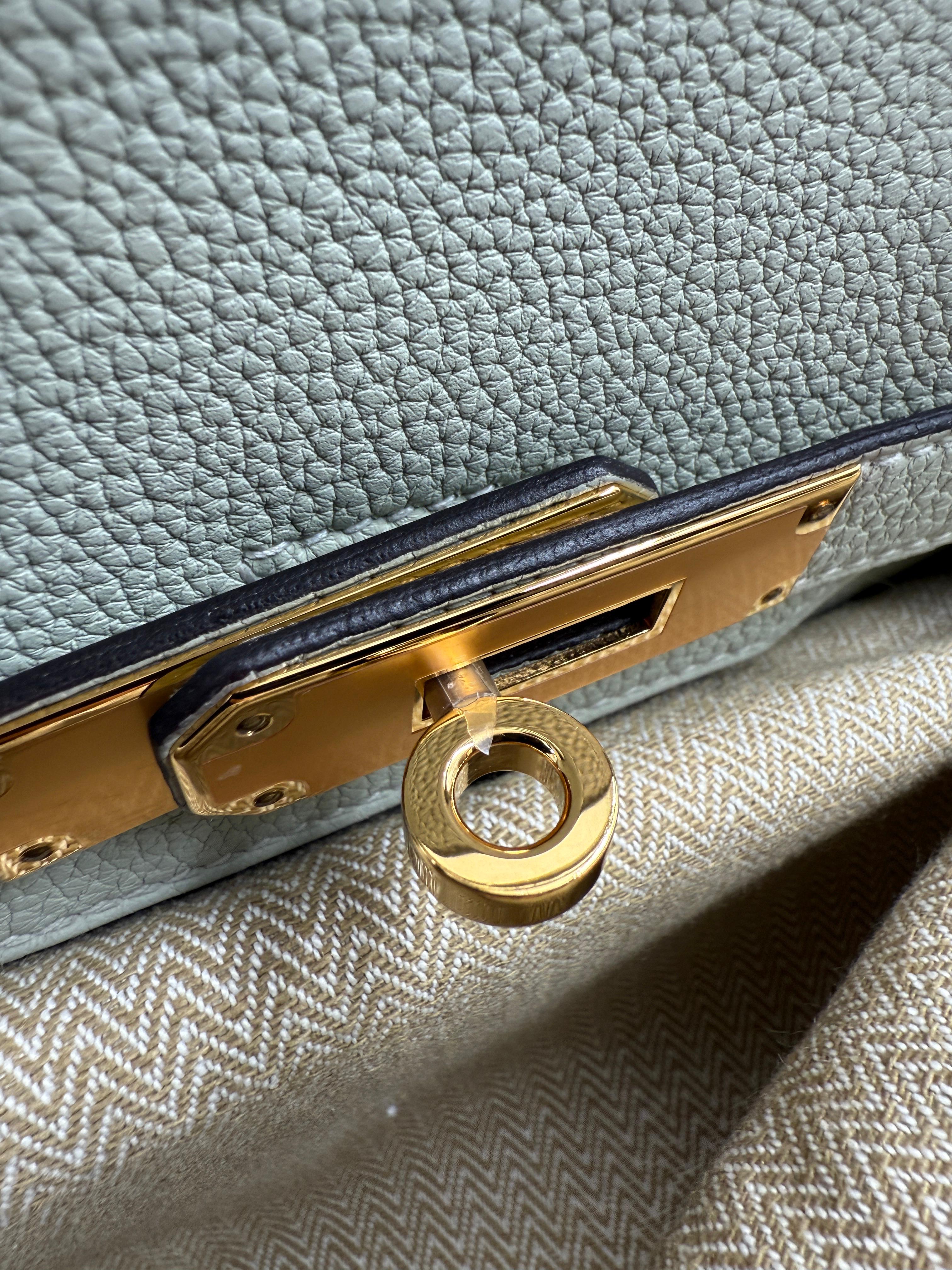 *LONDON LOCATED* HERMÈS BIRKIN 30CM GRIS NEVE Togo Leather with Gold Hardware