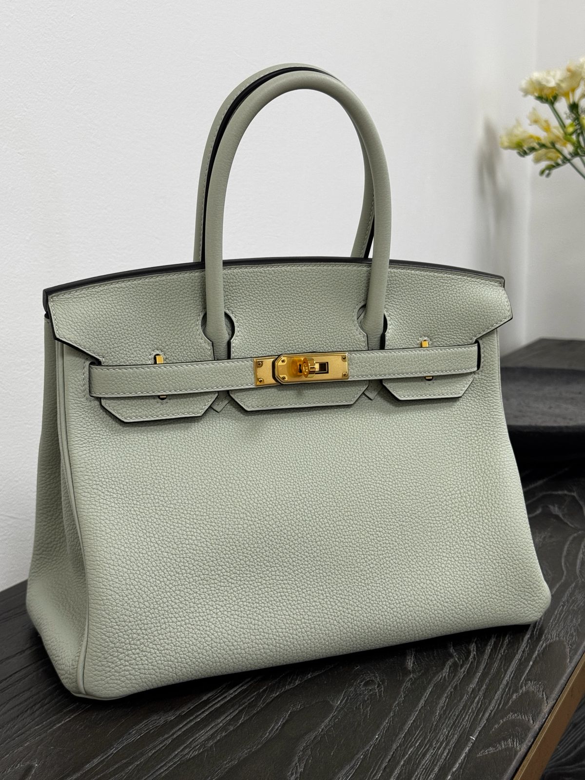 *LONDON LOCATED* HERMÈS BIRKIN 30CM GRIS NEVE Togo Leather with Gold Hardware