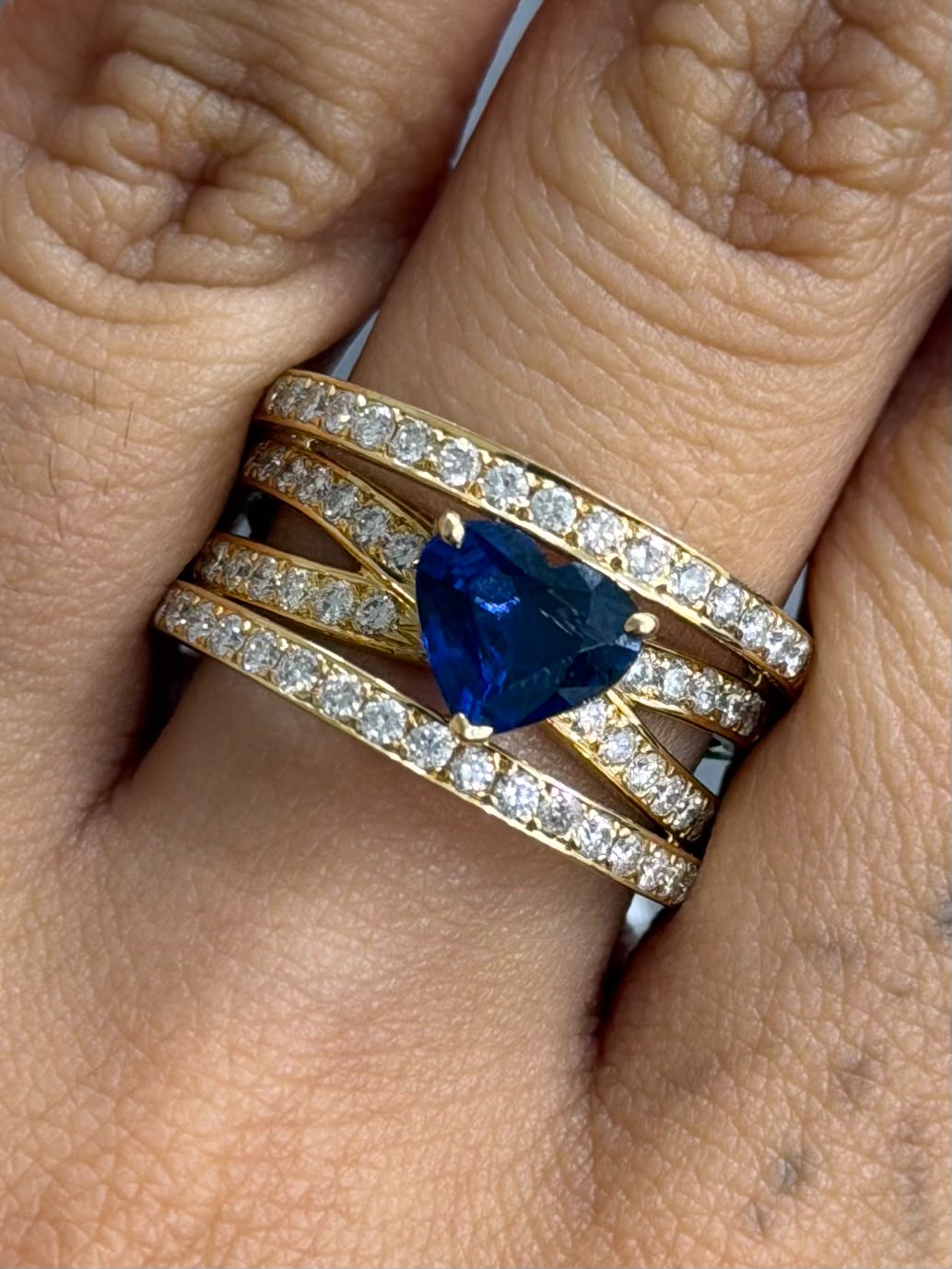Ring in K18 - Royal Blue Sapphire 1.31 + D1.02 2118 JJC1485
