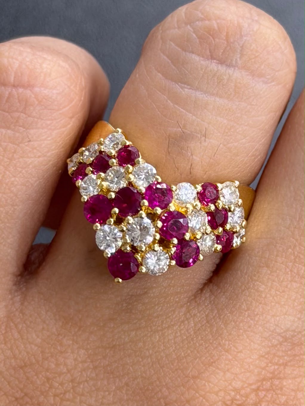 Ring in 750/K18 - Ruby 1.59 + D1.01 2145 JJC1484