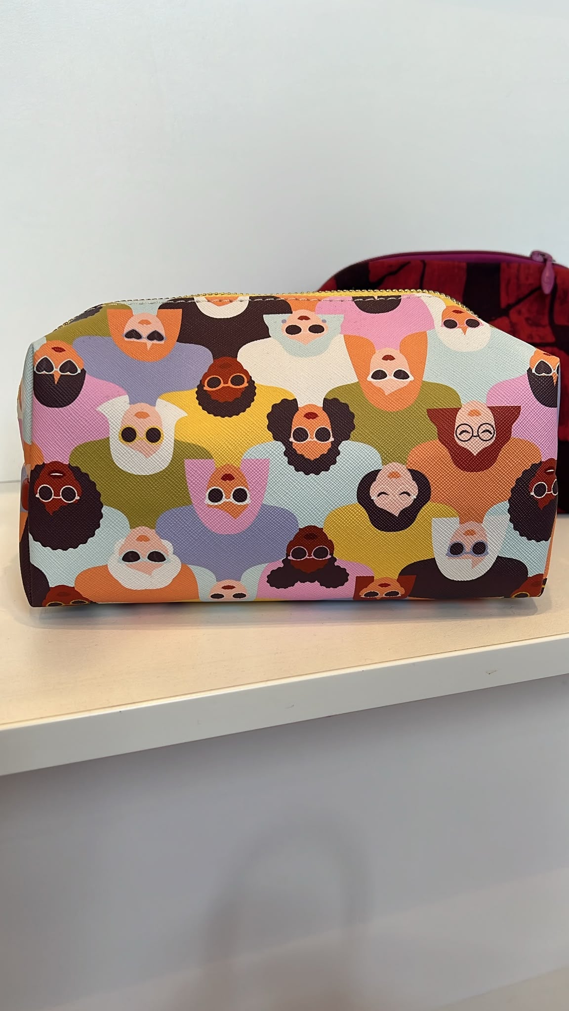 Women rule the world pouch AKC0574