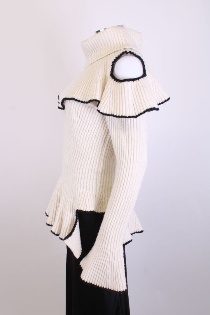 Alexander McQueen Alexander McQueen L/S Cold Shoulder Ribbed Jumper Cream/ Black L