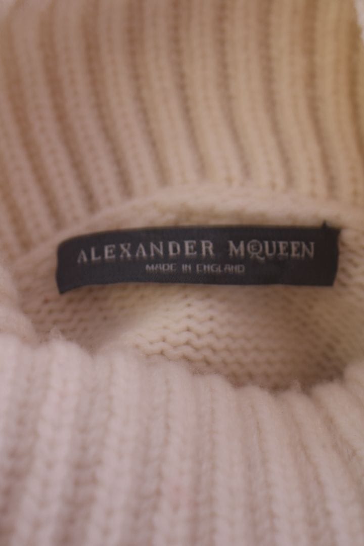 Alexander McQueen Alexander McQueen L/S Cold Shoulder Ribbed Jumper Cream/ Black L