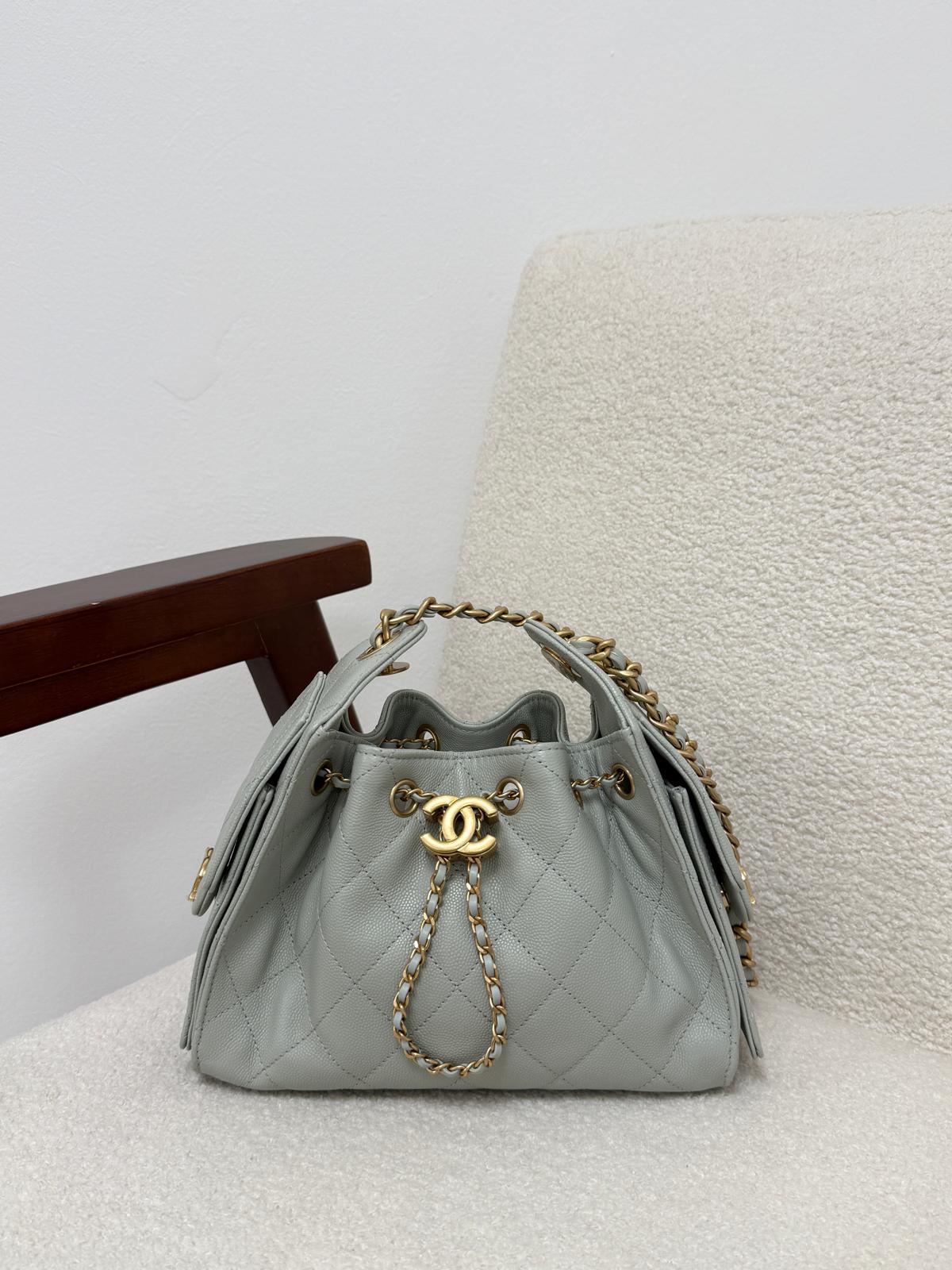 Aureon Group Limited *LONDON LOCATED* CHANEL 25 MINI HANDBAG GREEN Grained Shiny Calfskin with Gold-Tone Metal