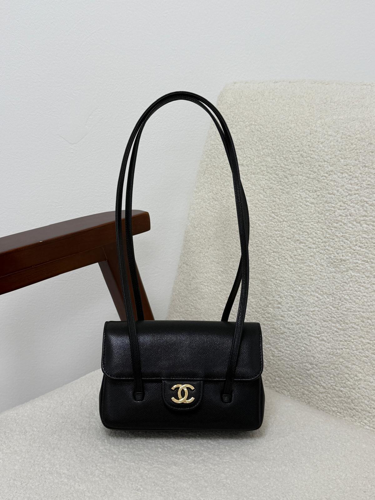 Aureon Group Limited *LONDON LOCATED* CHANEL 26 MINI FLAP BAG BLACK Grained Shiny Calfskin with Gold-Tone Metal