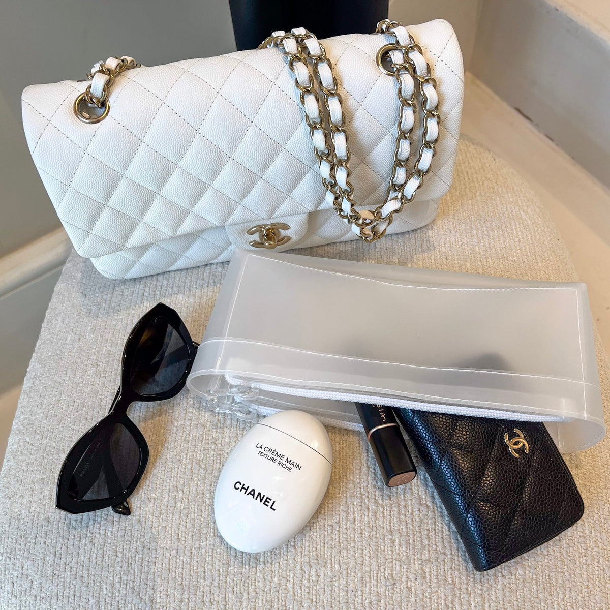 bag-d-chanel-medium-flap-insert-lifestyle