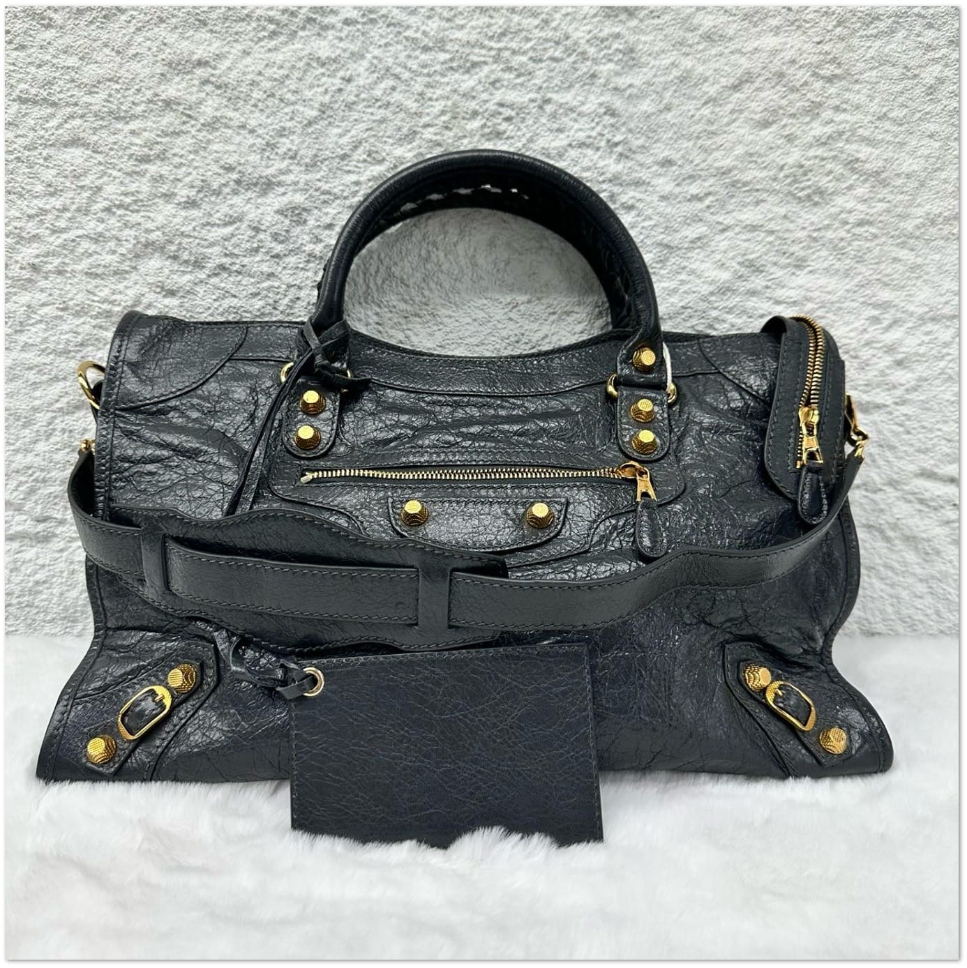 Balenciaga Balenciaga Black Distressed Lambskin Classic City Bag C19498300904