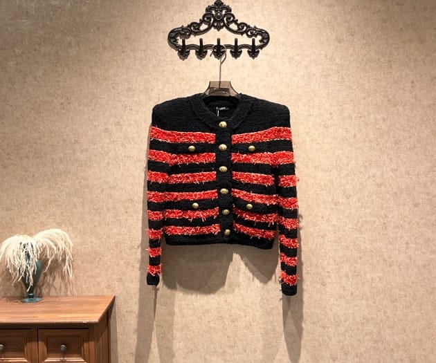 Balmain Balmain heavy-duty red and black Chanel-style knit cardigan / Size 36 / 99% new / 42217
