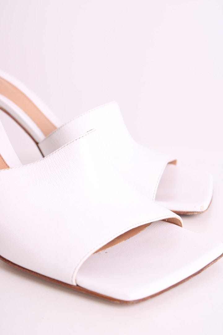 Bottega Veneta Bottega Veneta Stretch Leather Mule Heels White 37