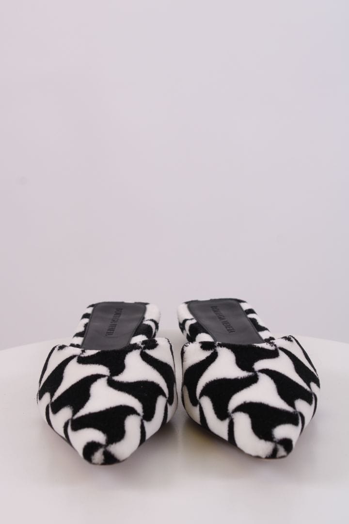 Bottega Veneta Bottega Veneta Print Pointed Flat Shoes Black/ White 38.5